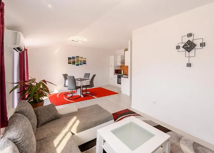 Dora Apartament *
