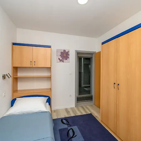 Apartment Dora