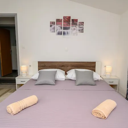 Apartman Dora